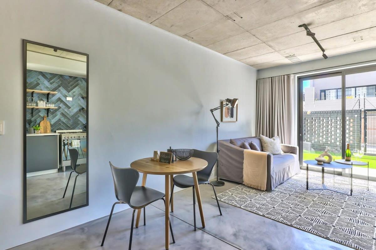 Appartement Secure, Central, Worker Bee's Luxury Pad With Pool