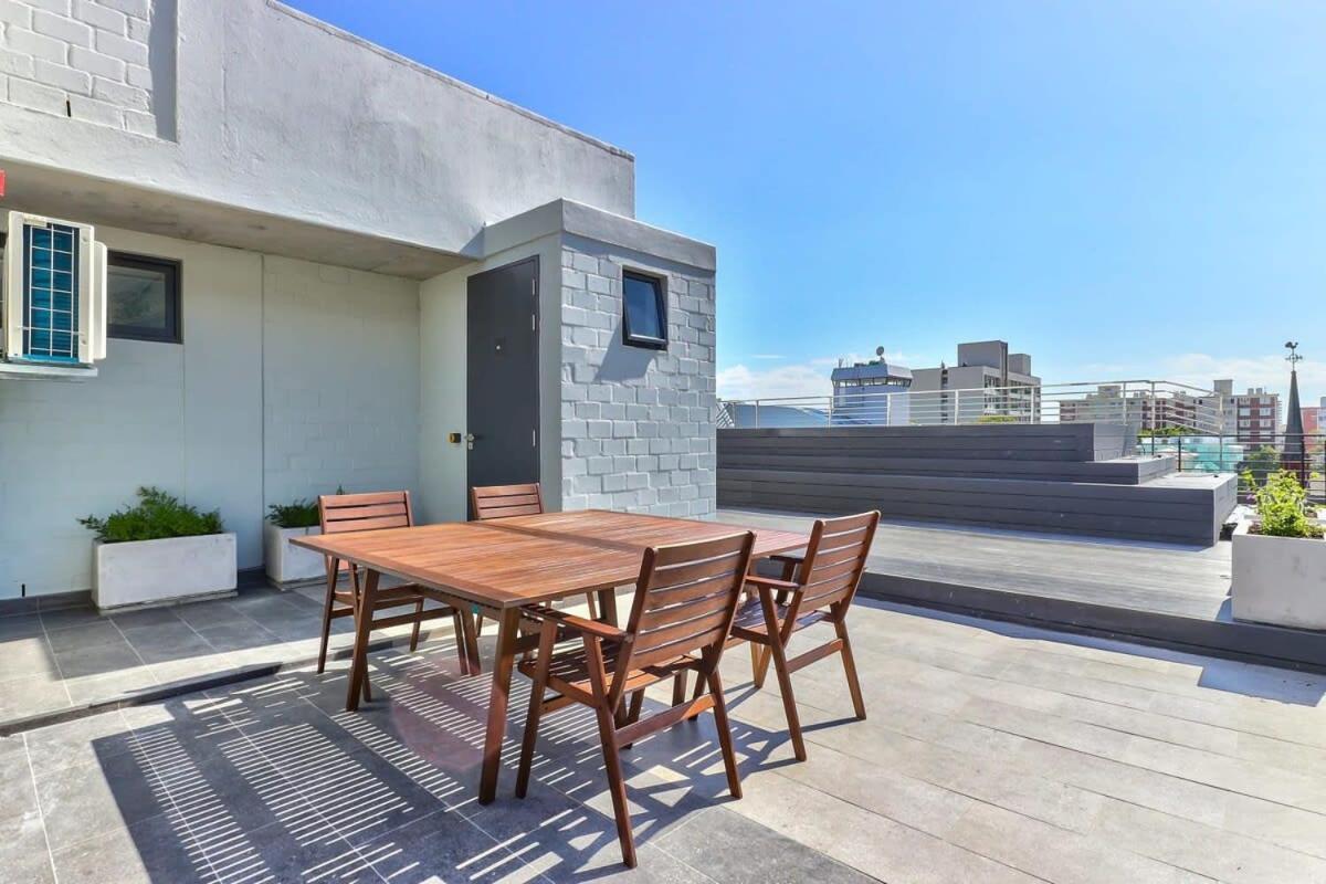Secure, Central, Worker Bee's Luxury Pad With Pool *