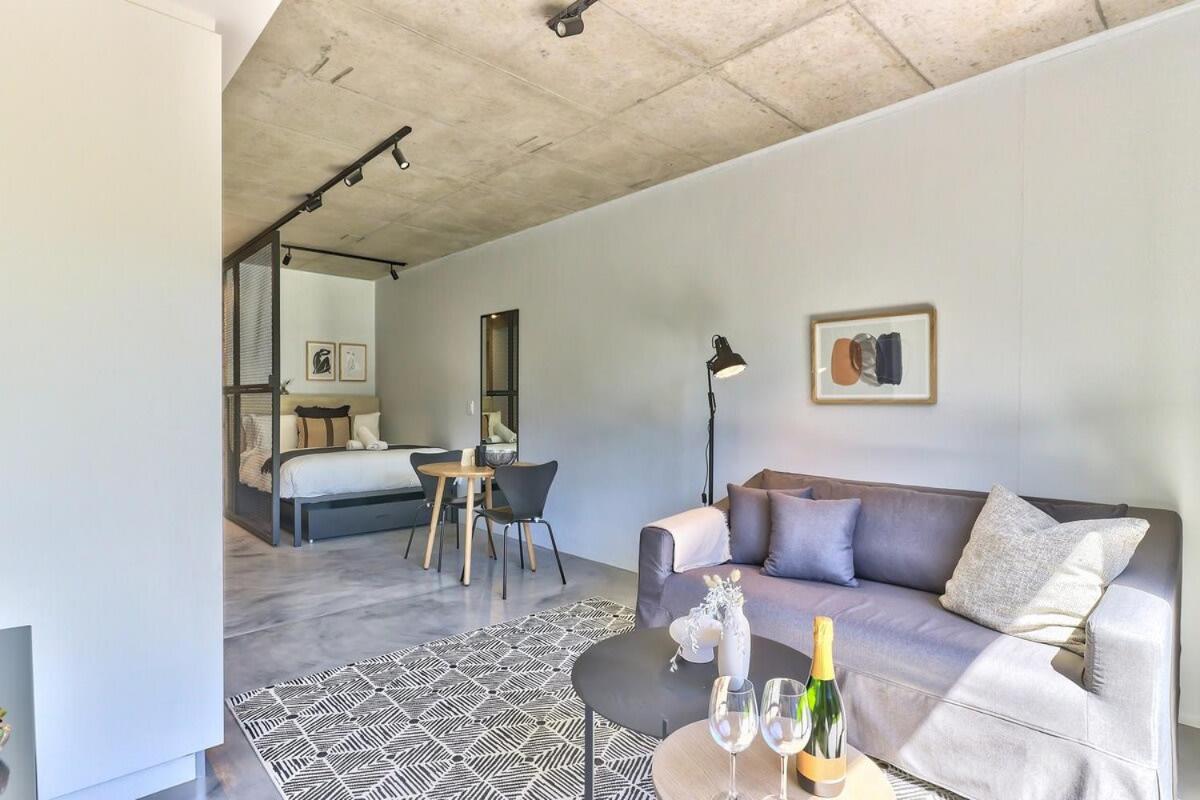 Secure, Central, Worker Bee's Luxury Pad With Pool Appartement Le Cap
